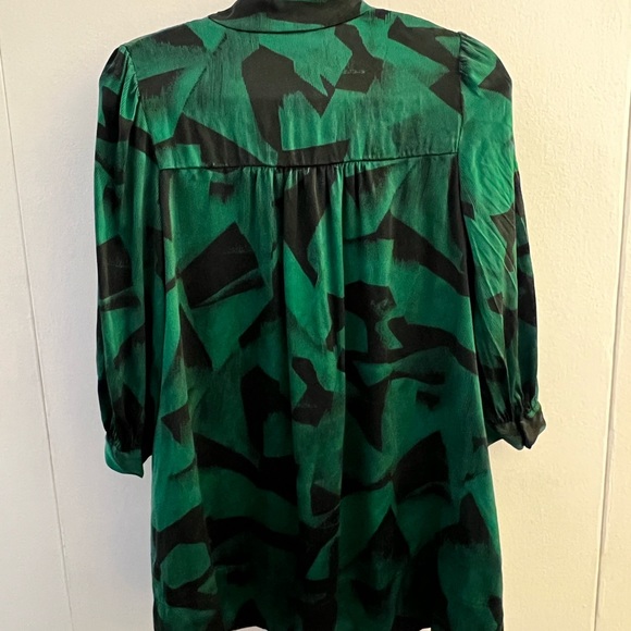 DKNY; Size 4; Green and Black - Picture 2 of 2